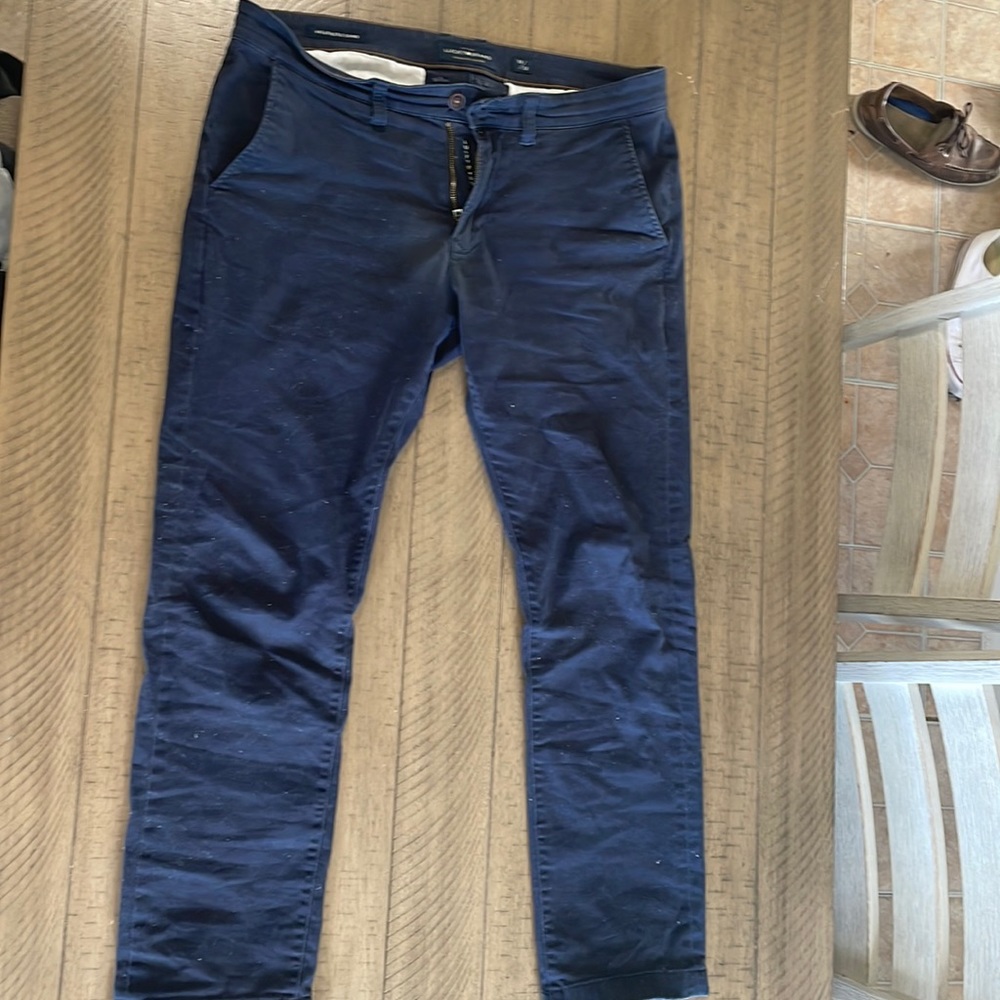 🔥💋Lucky Brand 🔥💋Men’s Athletic Cut Chino 32x32